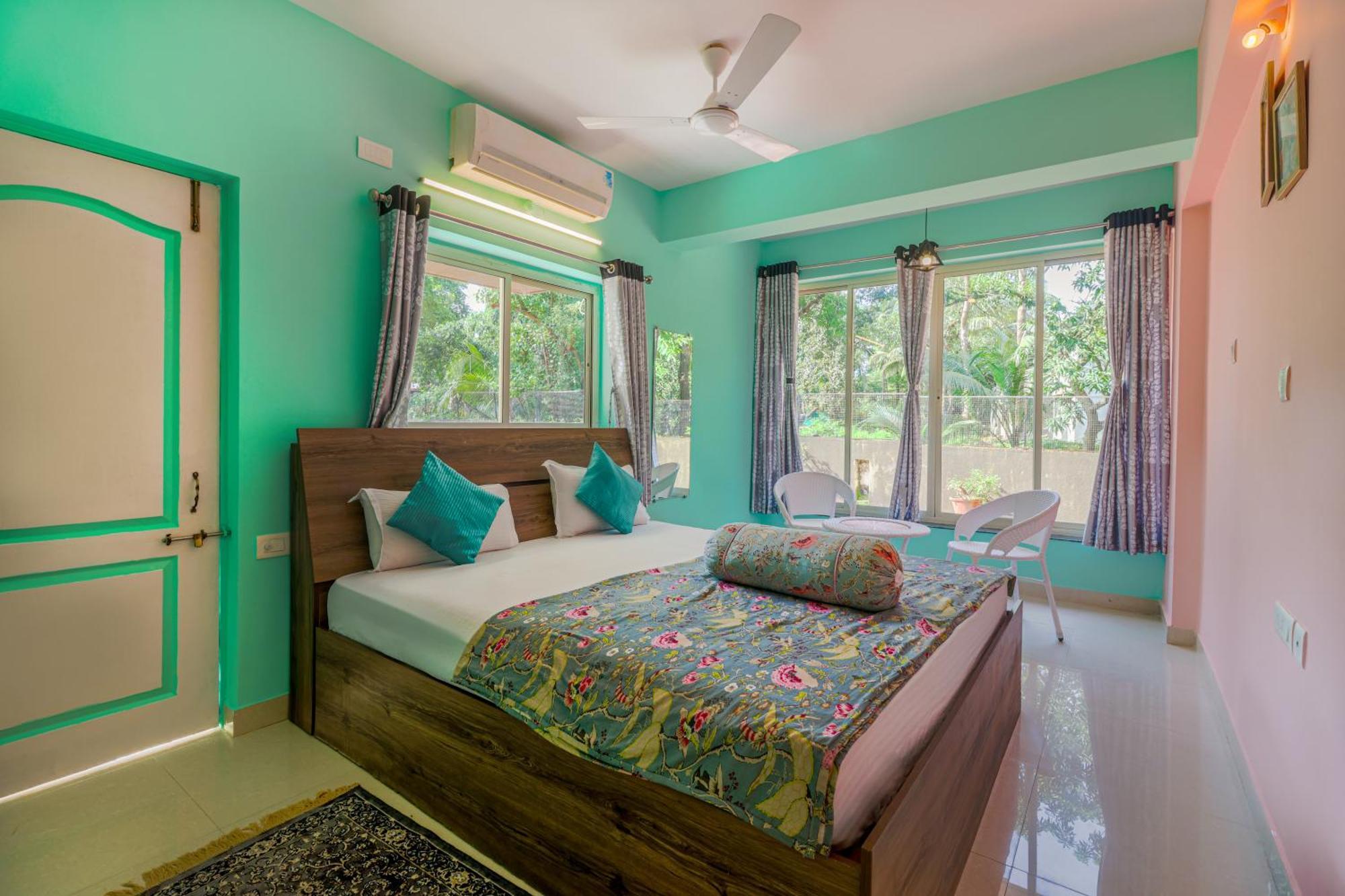 4Bhk Sparkling Apartment Near Beach Pool & Bar 2Bhkx2 Vagator Buitenkant foto